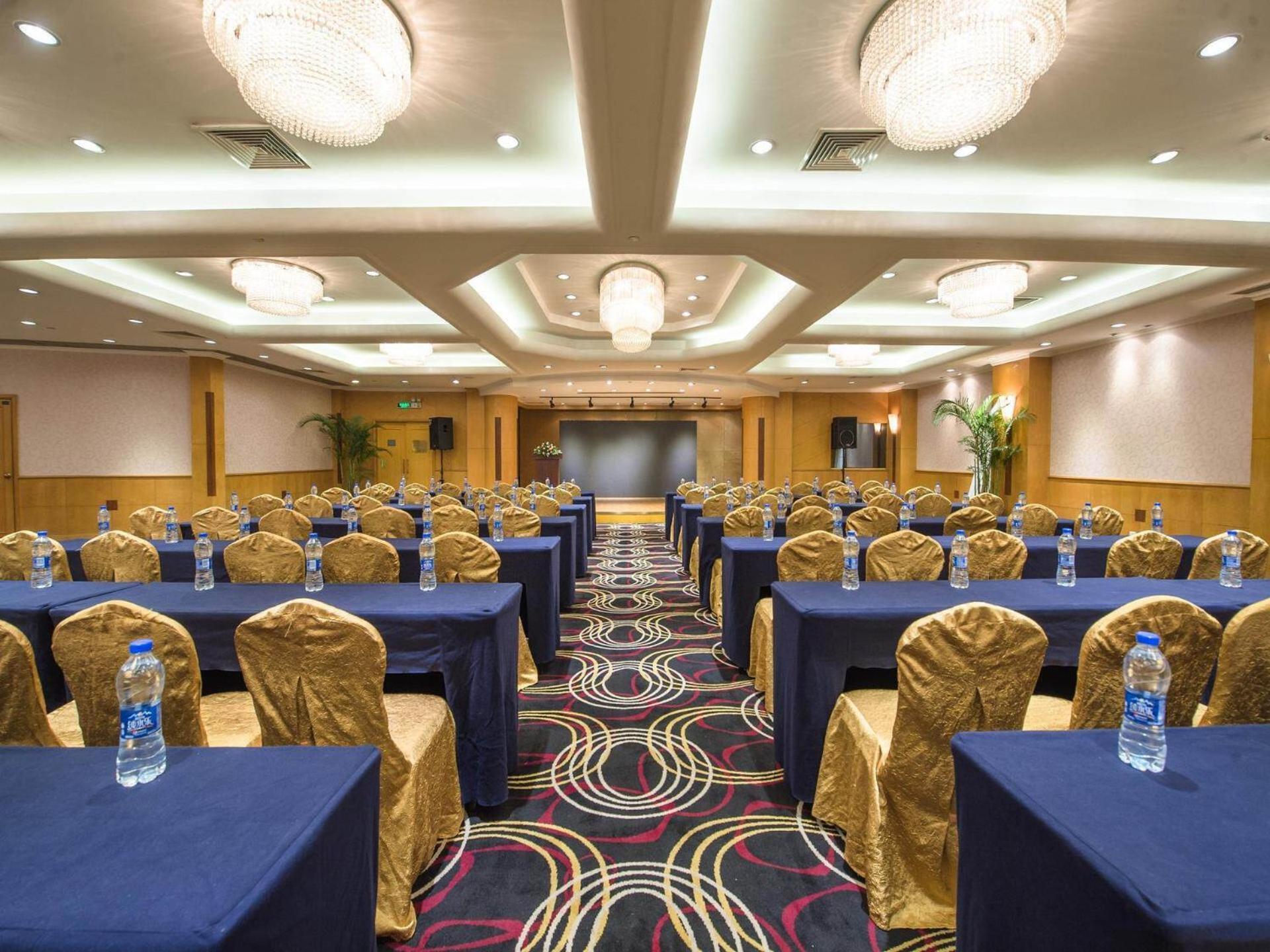 Park Inn By Radisson Shanghai Downtown Exterior photo